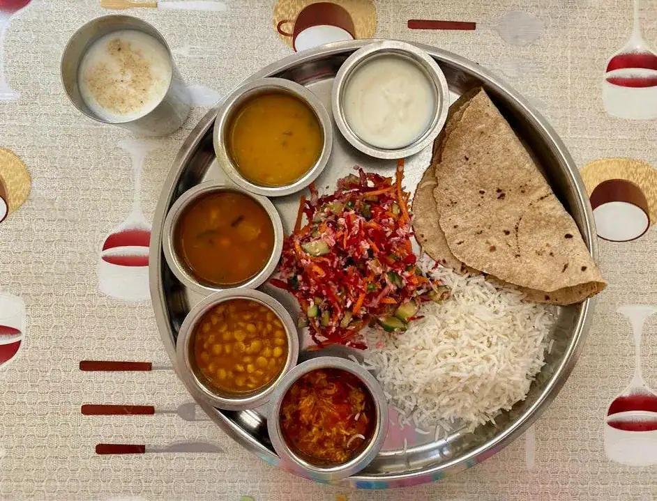 Geetar Restaurant Gujarati Thali